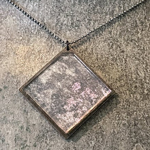 Load image into Gallery viewer, Diamond / Chameleon / Medium