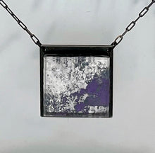 Load image into Gallery viewer, Square / Violet / Medium