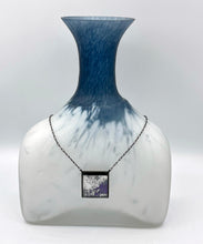 Load image into Gallery viewer, Square / Violet / Medium