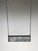 Load image into Gallery viewer, Horizontal / Chameleon / Large