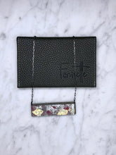 Load image into Gallery viewer, Horizontal / Living Coral / Large