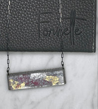 Load image into Gallery viewer, Horizontal / Living Coral / Medium