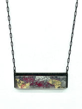 Load image into Gallery viewer, Horizontal / Living Coral / Medium