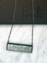 Load image into Gallery viewer, Horizontal / Pearl / Medium