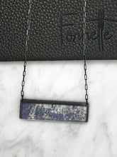 Load image into Gallery viewer, Horizontal / Violet / Medium