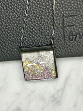 Load image into Gallery viewer, Square / Living Coral / Medium