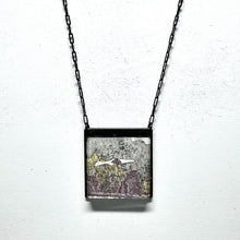 Load image into Gallery viewer, Square / Living Coral / Medium