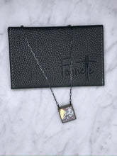 Load image into Gallery viewer, Square / Living Coral / Small