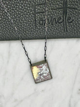 Load image into Gallery viewer, Square / Living Coral / Small