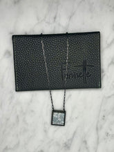 Load image into Gallery viewer, Square / Pearl / Small