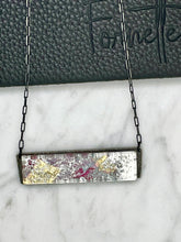 Load image into Gallery viewer, Trapezoid / Living Coral / Medium